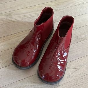 Age of Innocence burgundy patent boots size 31